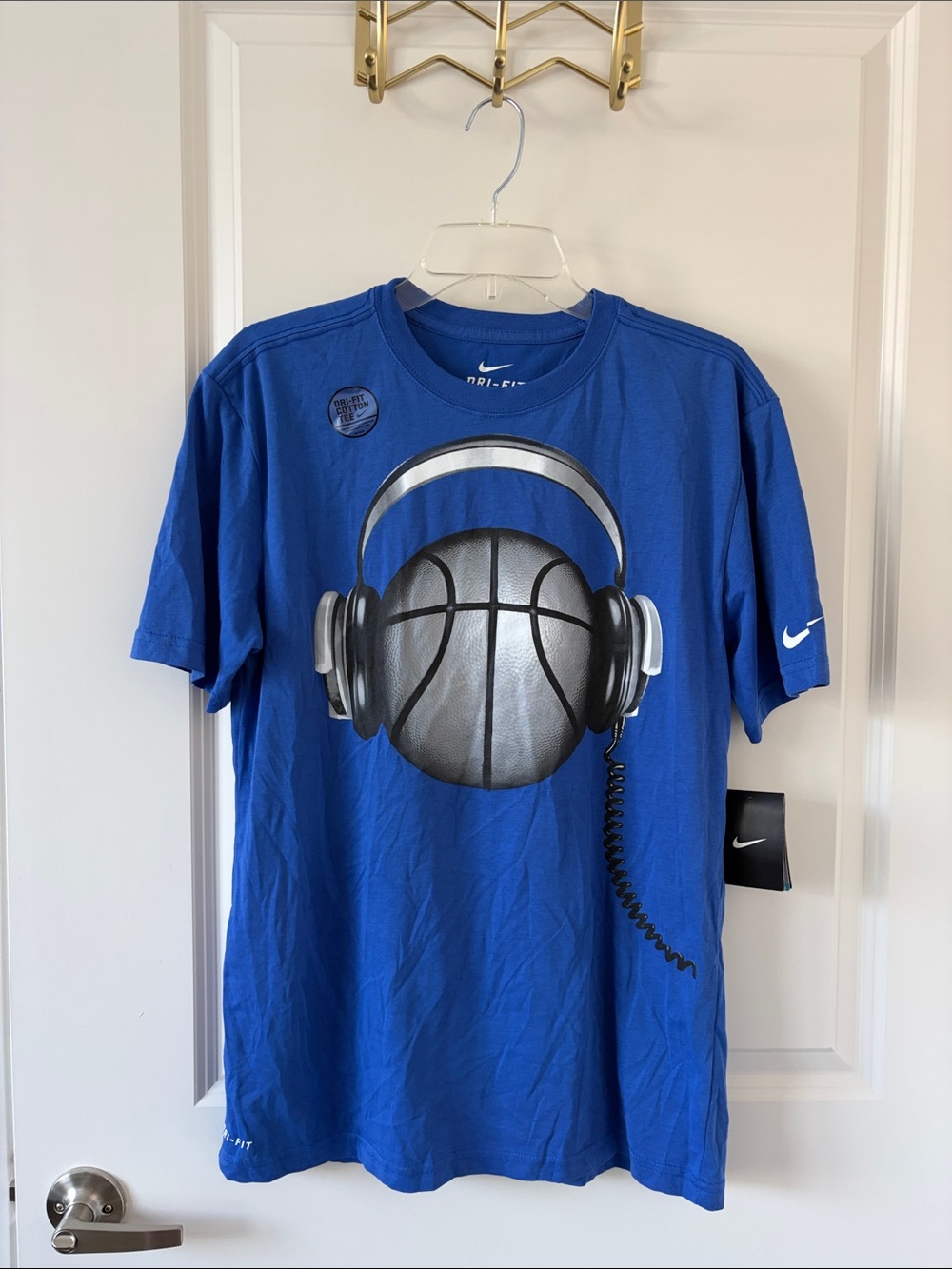 Nike Men’s Baller Beats graphic t-shirt